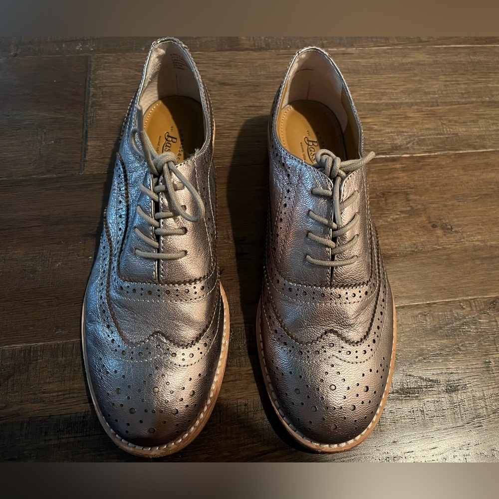 NWOT G.H. Bass & Co. Womens Brushed Gold Leather Oxfords - Picture 2 of 8